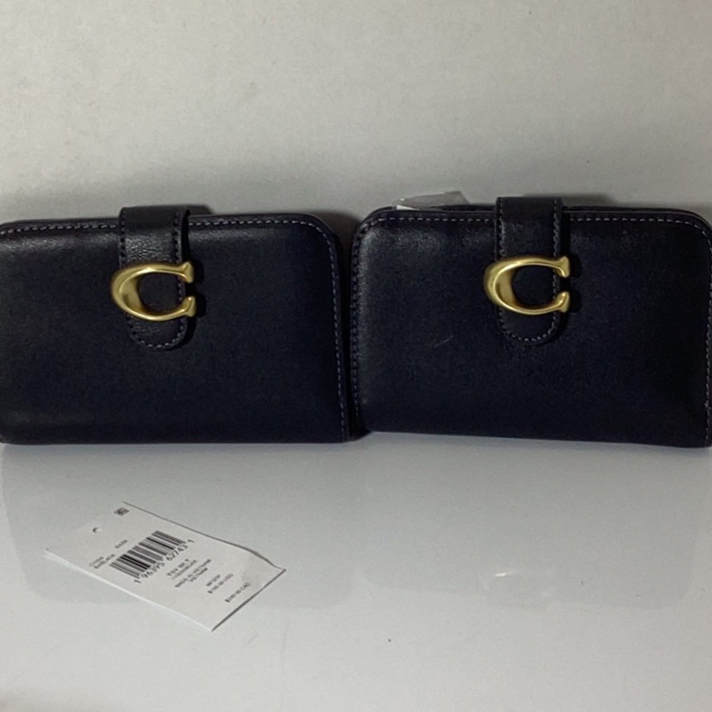 COACH
Tabby Wallet - Picture 8 of 12